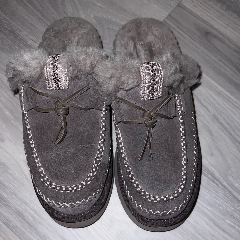 UGG Disquette Alpine Slippers in Thunder Cloud-Women's Size 8. (Hard to Find)